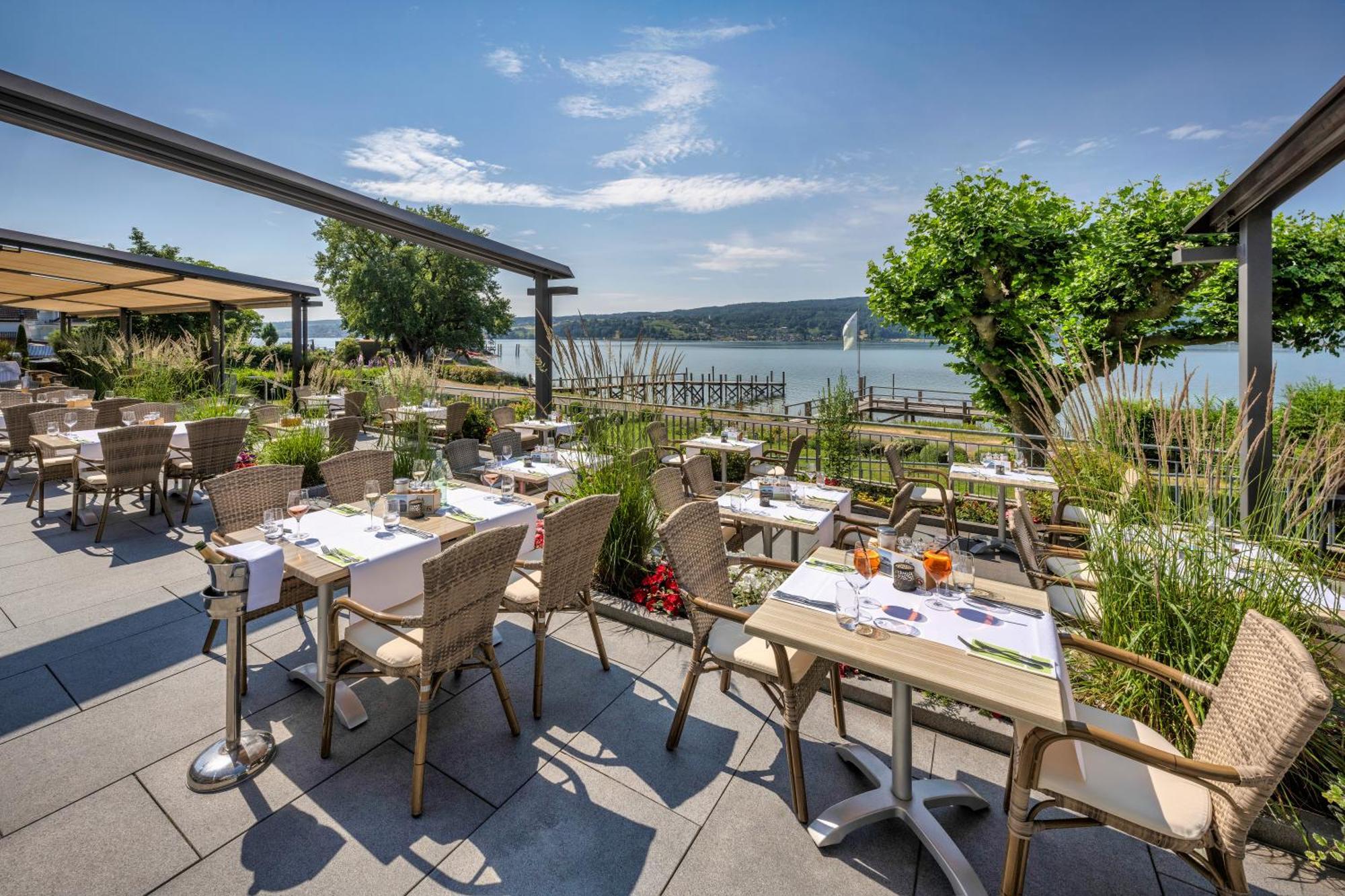Strandhotel Loechnerhaus Reichenau Exterior photo