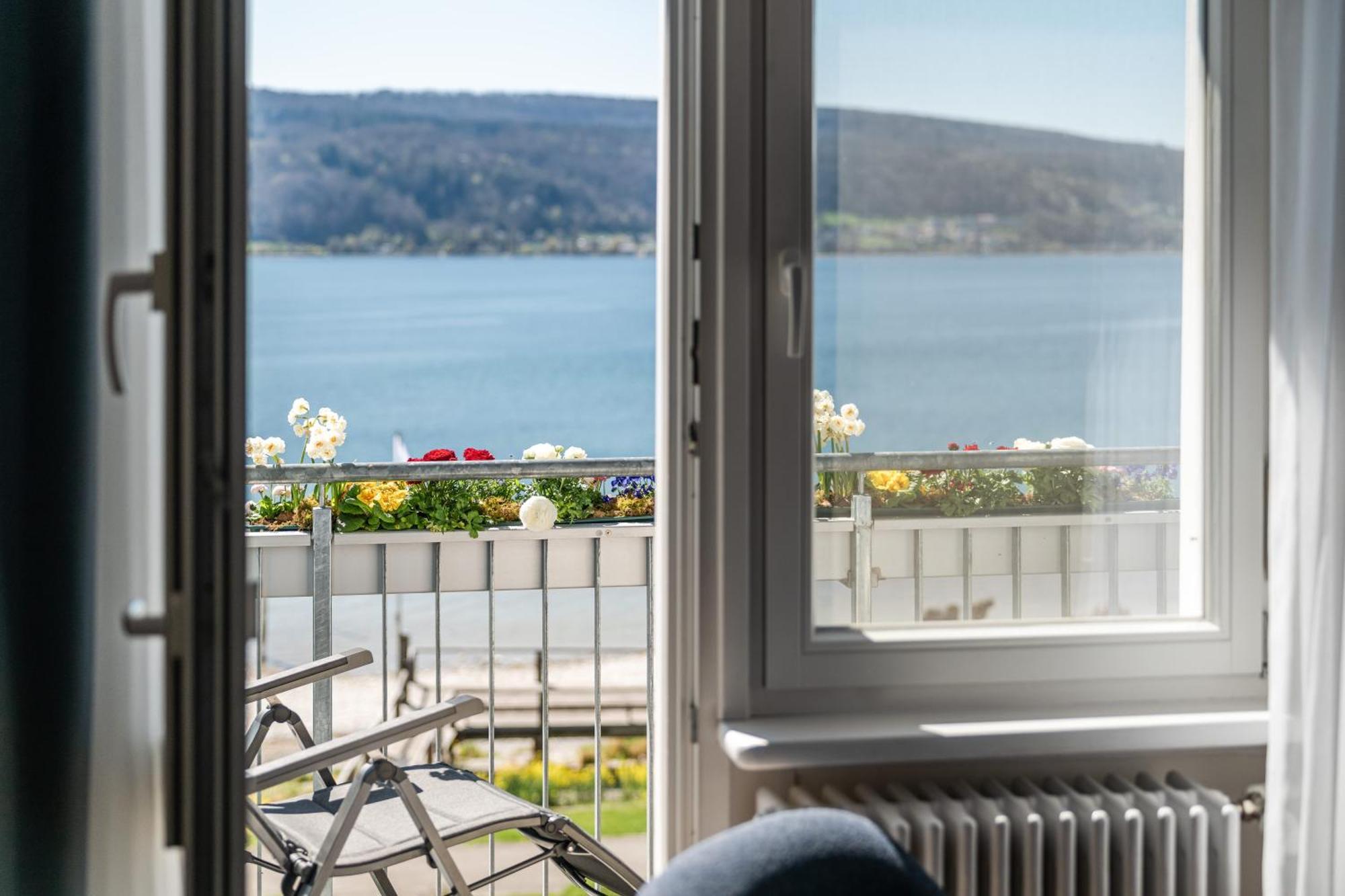 Strandhotel Loechnerhaus Reichenau Exterior photo