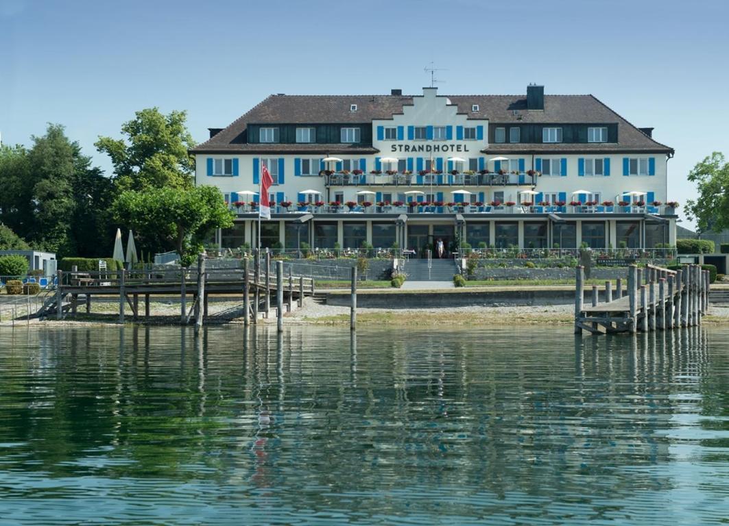 Strandhotel Loechnerhaus Reichenau Exterior photo